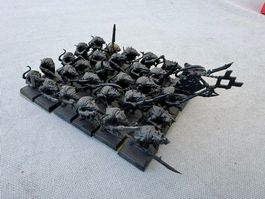 Warhammer - Tow - Skaven - 30 Klanratten mit Speer + Schild