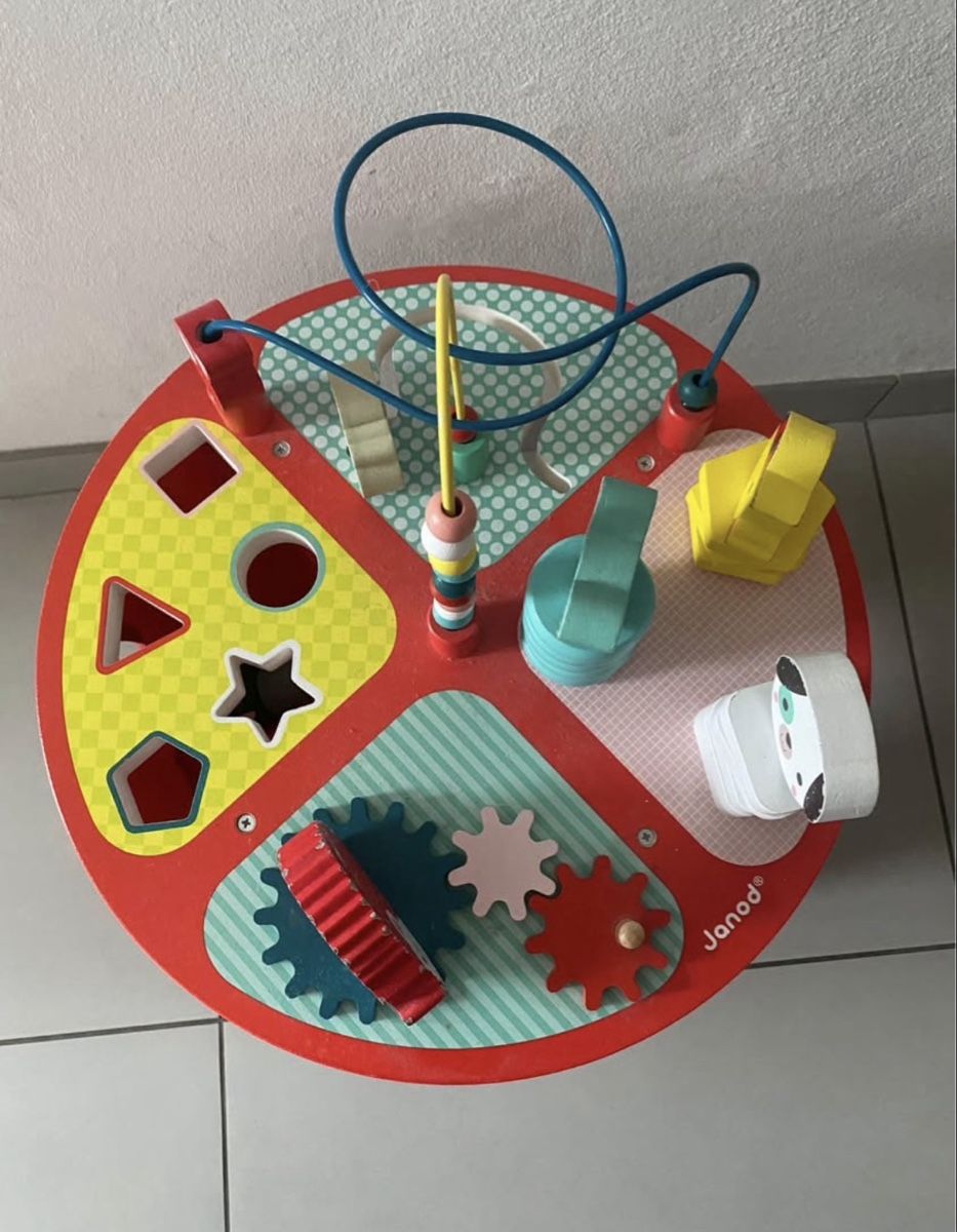 Janod Giochi: Table d’activité Janod – Usato da Estavannens venduto da charriere23 1