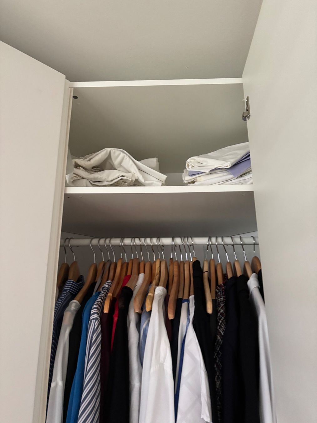 Ikea Armoires: IKEA PAX Corner Wardrobe Module - 236 cm High - White Gloss – D'occasion à Zollikerberg par luc_q6bs 4