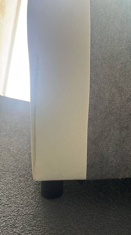 Letti: Ensemble lit double blanc en simili cuir boxspring – Usato da Genève venduto da argand 4