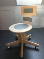 Bürostuhl aus Holz mit Rollen