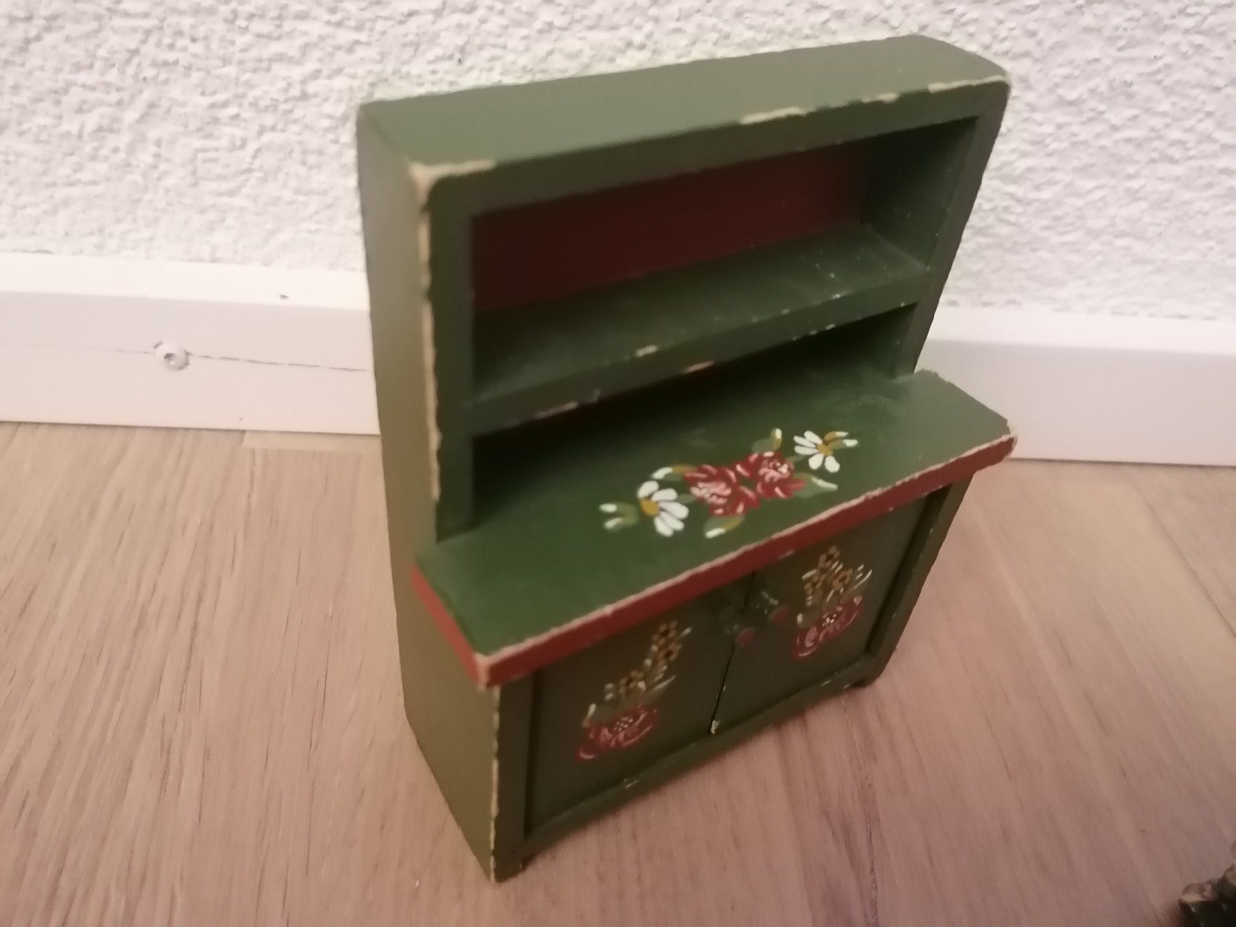 Puppenhäuser & -möbel: Handbemalte Puppenmöbel – Gebraucht aus Krauchthal von Nati_H 3