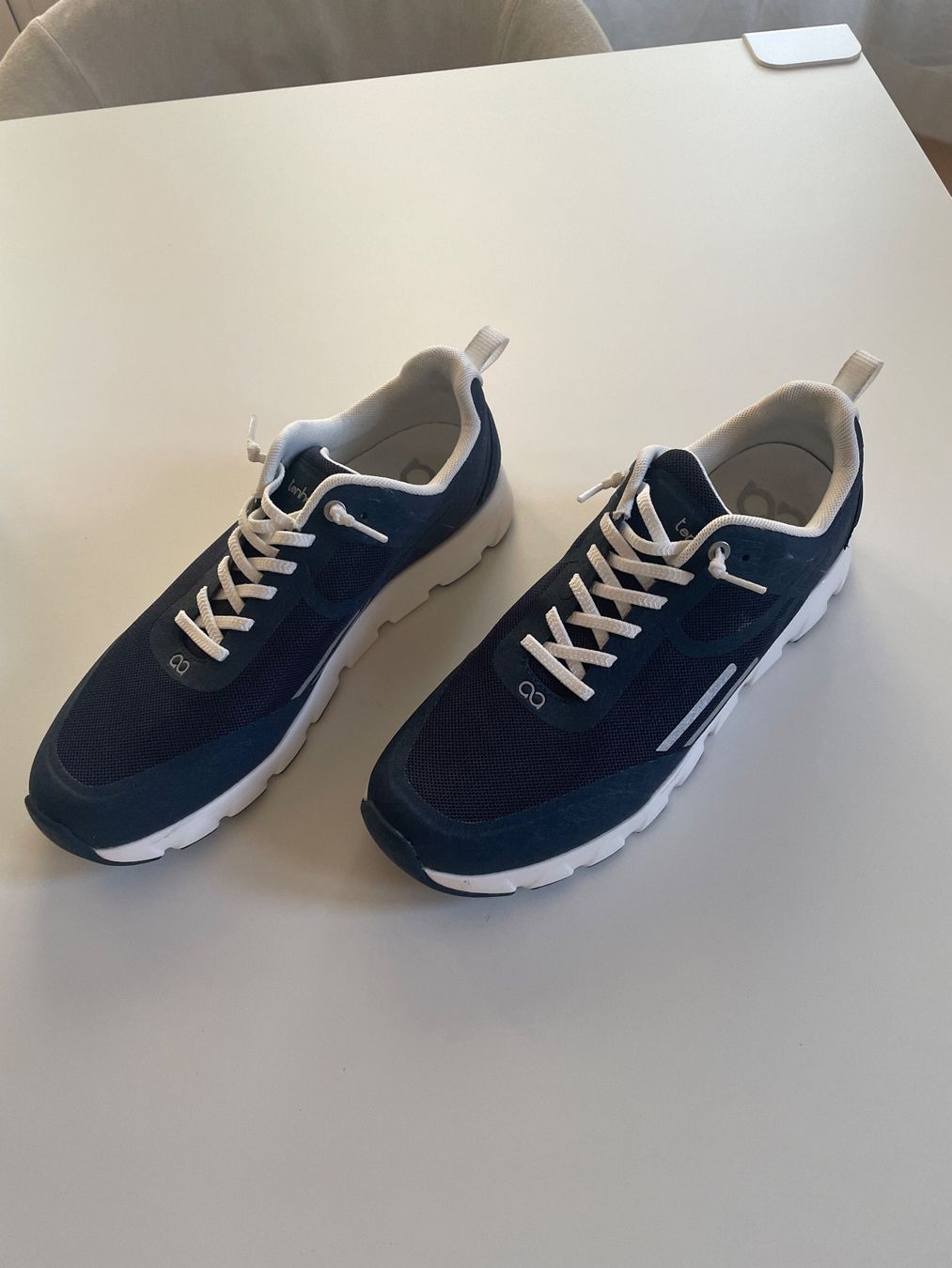 Damenschuhe: Sneaker Tenhag 38.5 – Gebraucht aus Winterthur von Momara 2