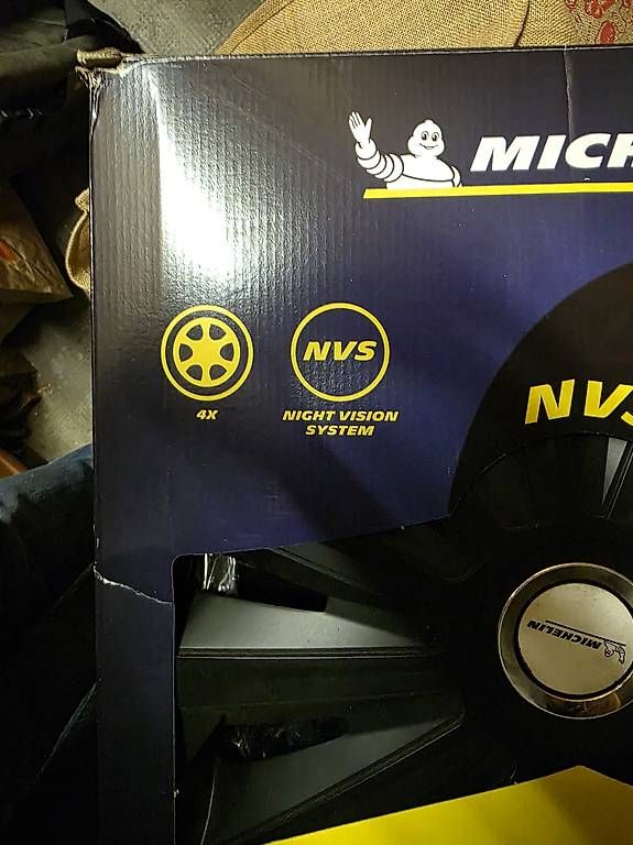 Tutti pezzi di ricambio auto: Enjoliveur Michelin 15 pouce – Usato da Genève venduto da ste_r5hd 2