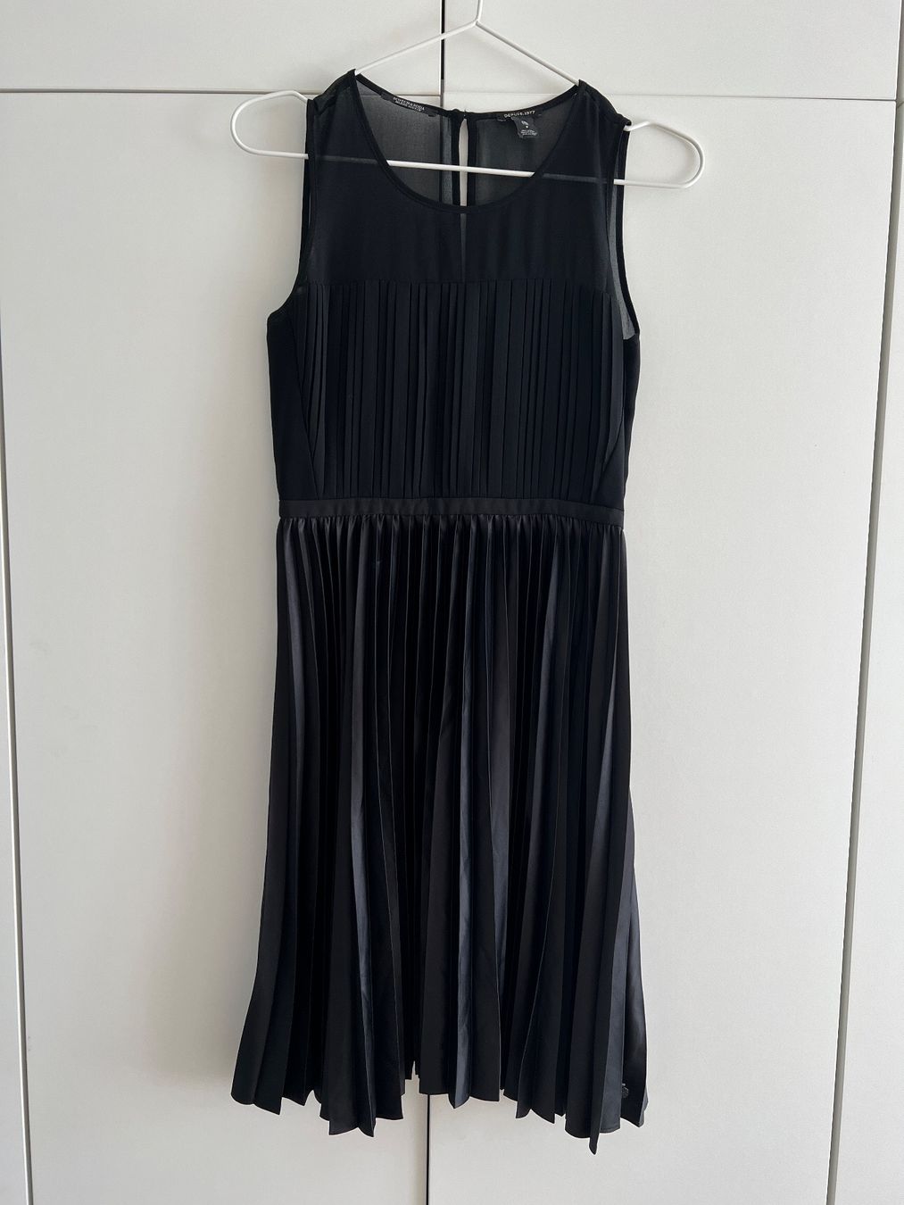 Vestiti: Scotch & Soda Plissee Kleid – Usato da Stäfa venduto da InesBo