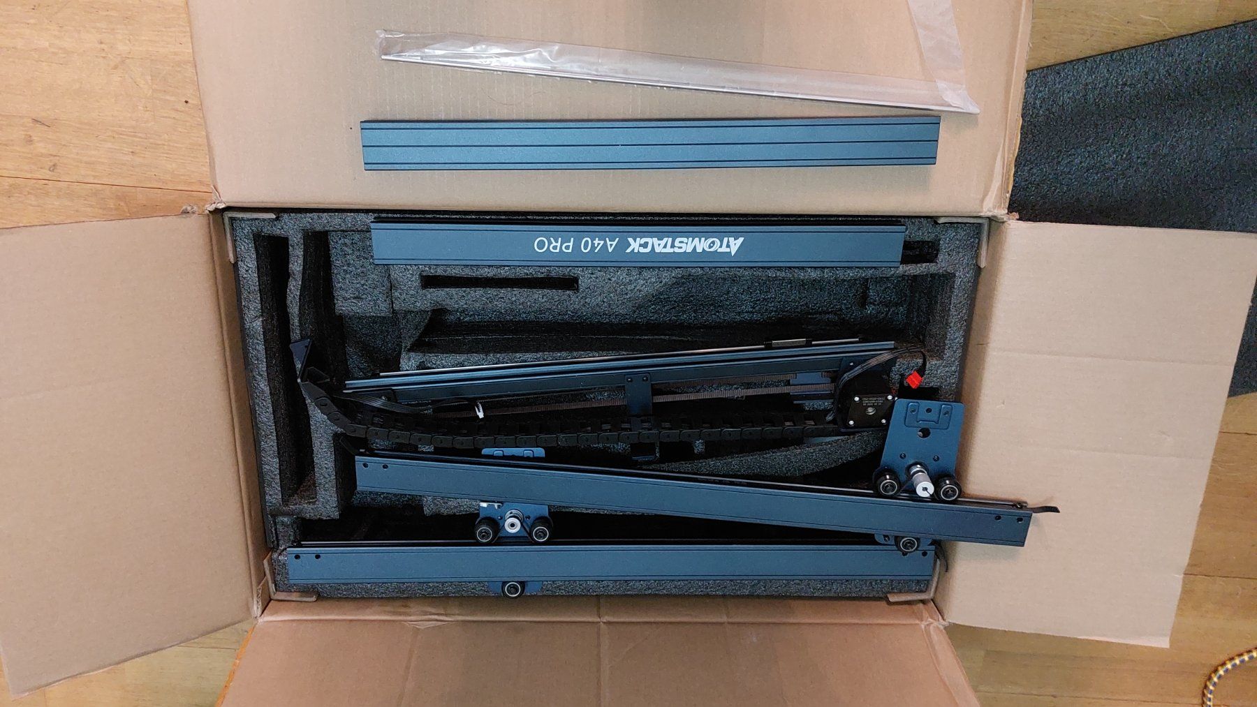 Atomstack Tutte le macchine: Atomstack X40 Pro Frame mit Schrittmotoren, Panzerketten usw – Nuovo e nell'imballaggio originale da Basel venduto da Aletschhorn 1