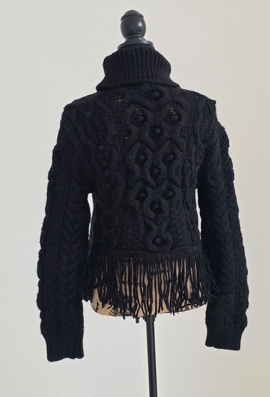 Zara Pullover & Sweatshirts: Zara Rollkragenpullover schwarz mit Fransen Grösse S – Gebraucht aus Rheinsulz von Gilea 3