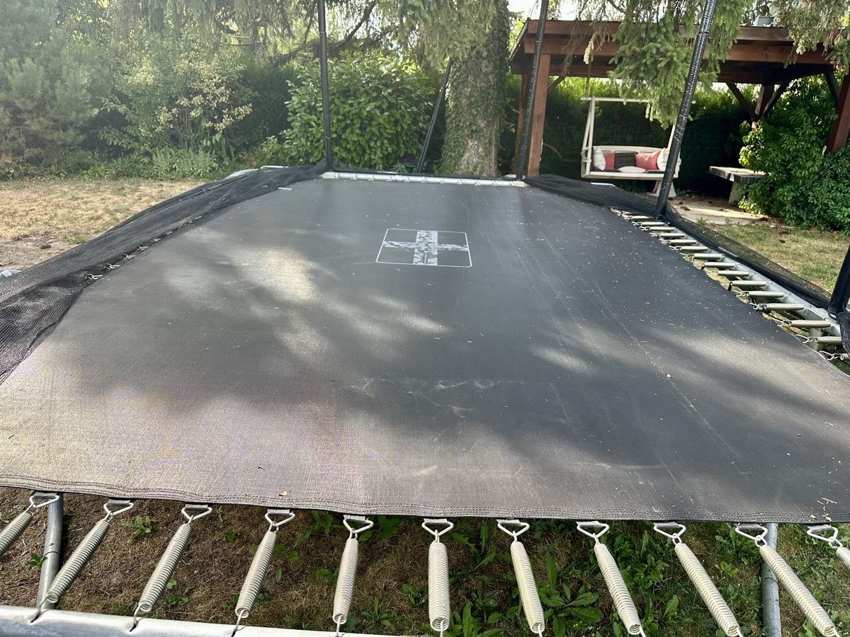 Trampoline: Trampoline rectangular with safety net outdoor use – Gebraucht aus Vésenaz von vane14 2