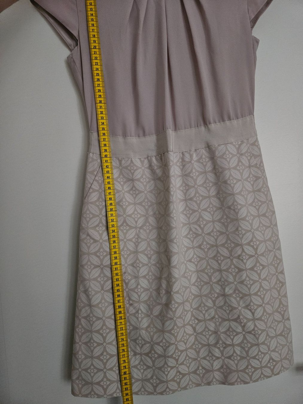 Comma Kleider: Wunderschönes, schlichtes Kleid von Comma, Gr.34 – Gebraucht aus Schaffhausen von sabrina915 3