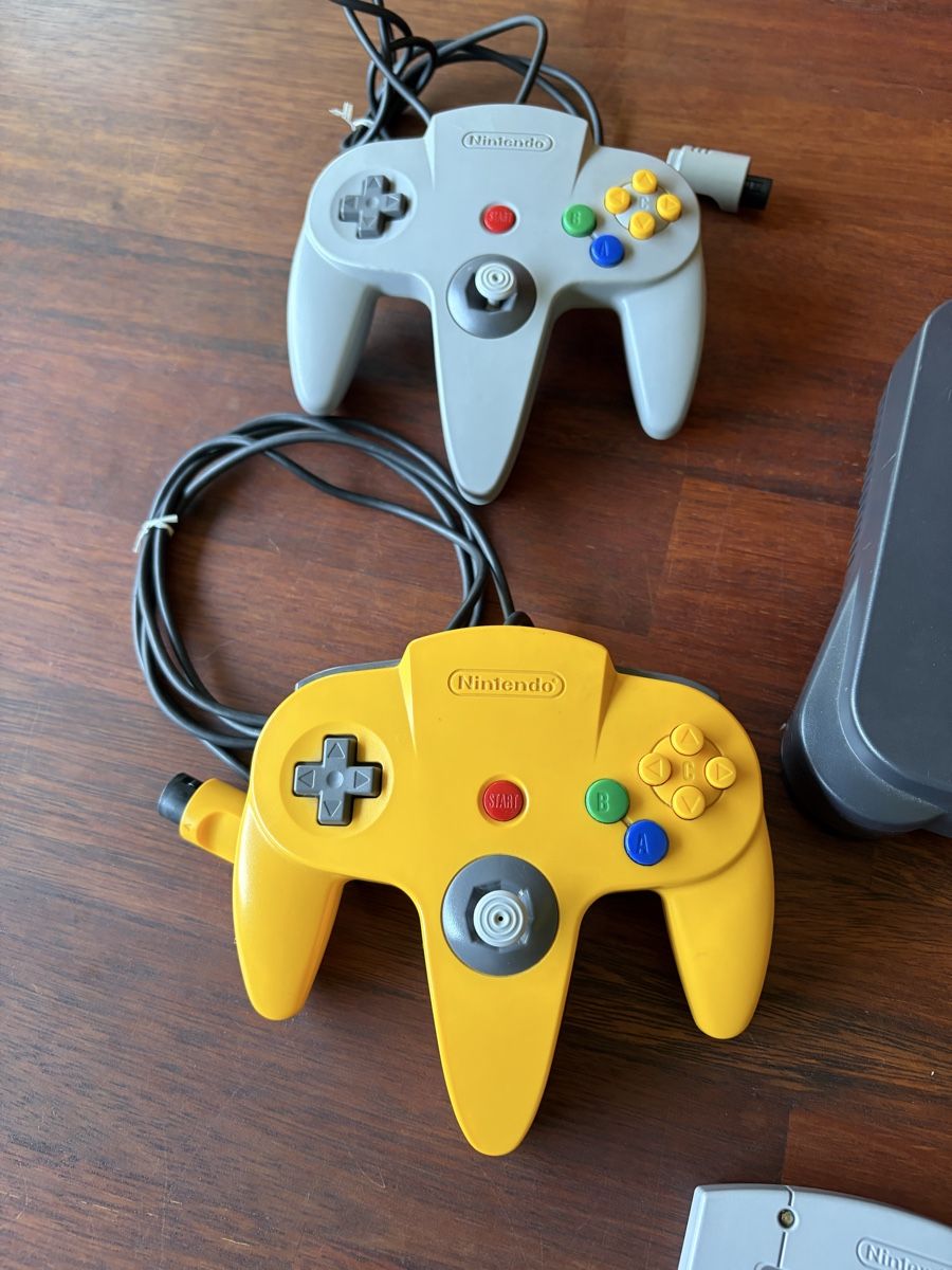Nintendo Konsolen: N64 Konsole inkl. 3 Spiele und 2 Controller – Gebraucht aus Baden von tob_t8gw 1