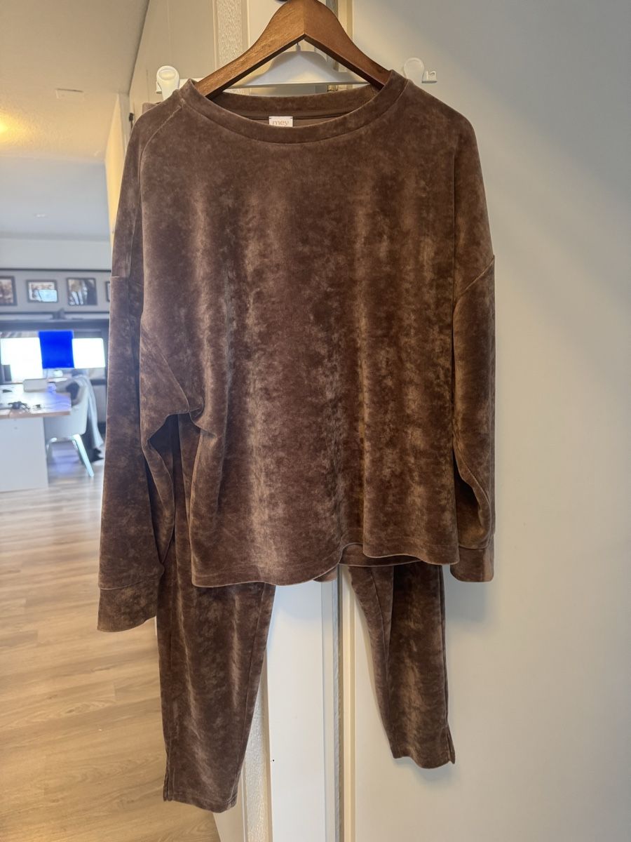 Completi & Tailleur: Mey Samt-Set Neu mit Etikett! – Nuovo e nell'imballaggio originale da zürich venduto da dalia06
