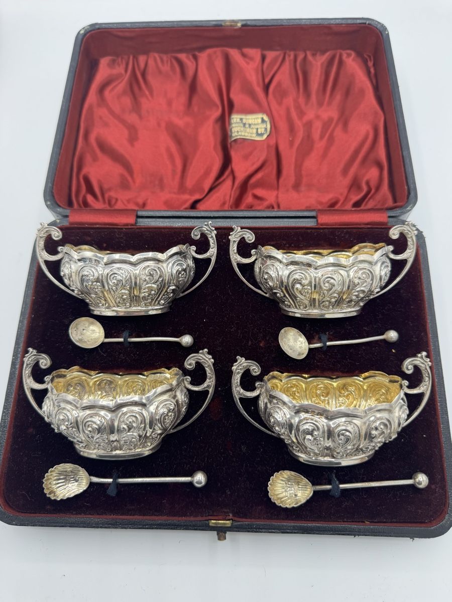 Tazze: Ensemble ancien en argent – Usato da Vésenaz venduto da Angela.C3