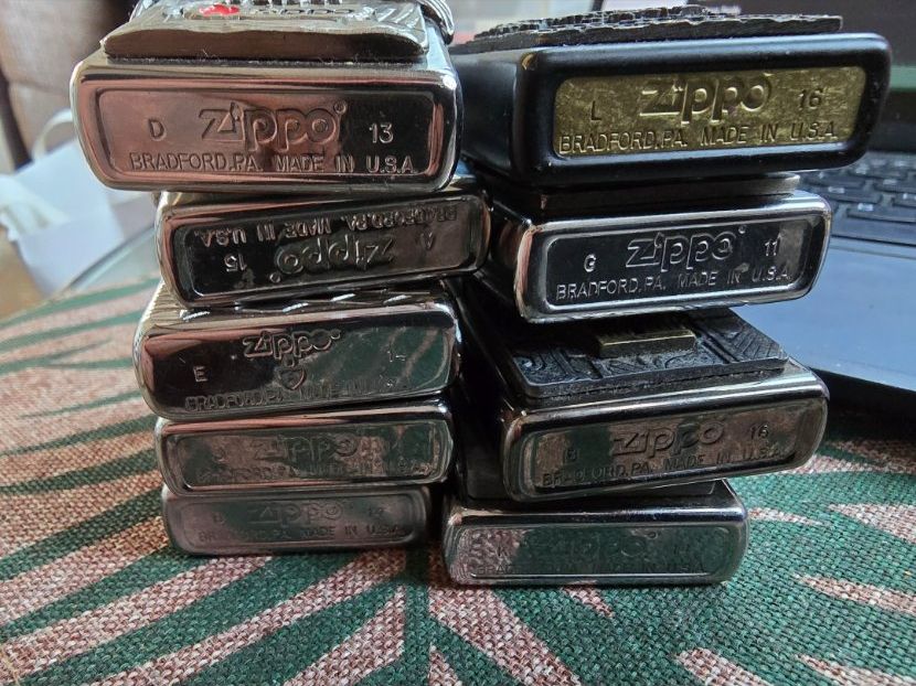 Zippo Accendini: Zippo Sammlung – 9 Stück – Usato da Niedergösgen venduto da Baumaterial_schweiz 2