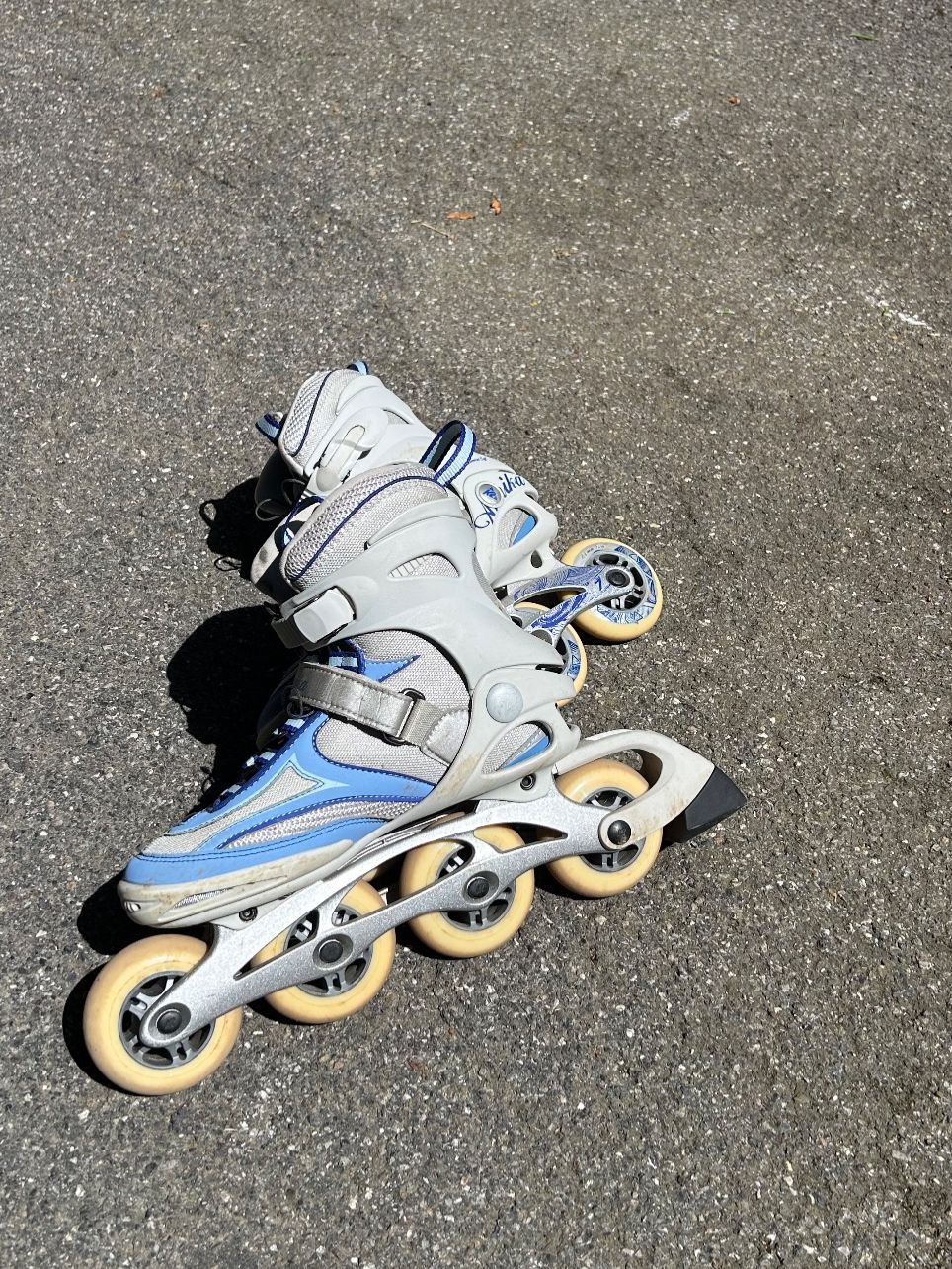 K2 Patins à roul. & inline: Inline-Skates Damen Gr.39.5 inkl. Schonerset – D'occasion à Heimenschwand par Aventurin7