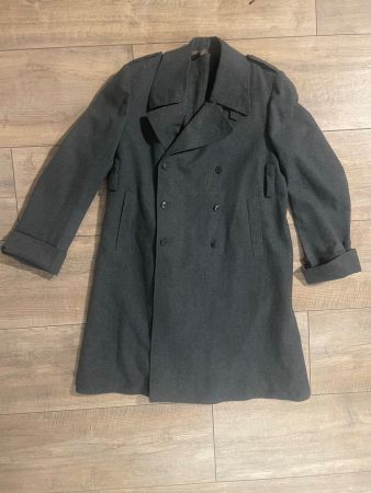 Bekleidung, schwerer alter Mantel mit Hose in kleiner Grösse