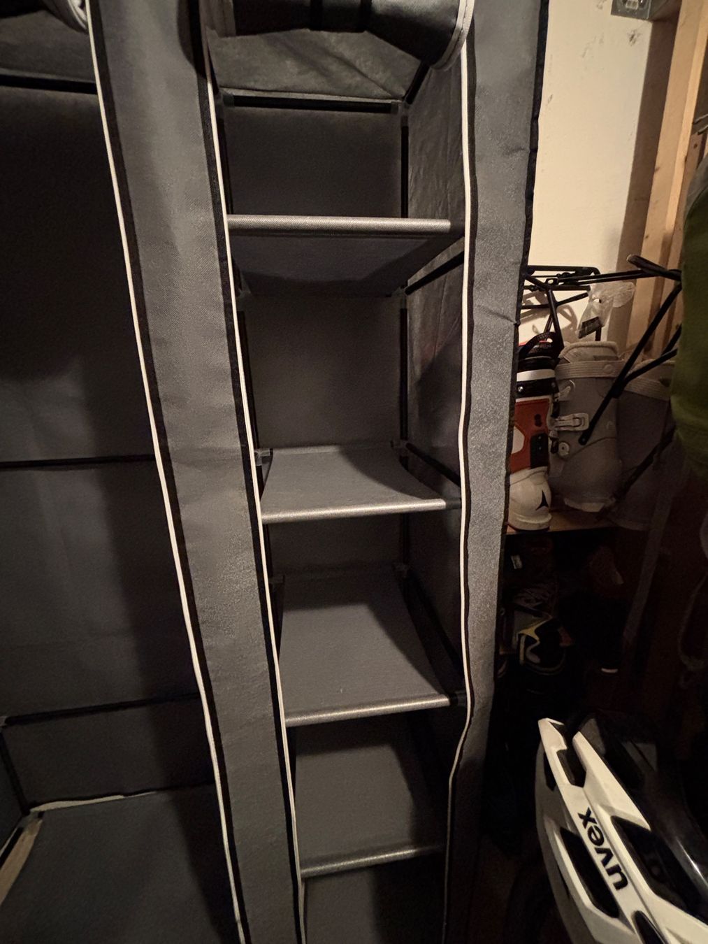 Armadi: Stoffschrank/Mottenschrank – Usato da Morschach venduto da zuandrea 2