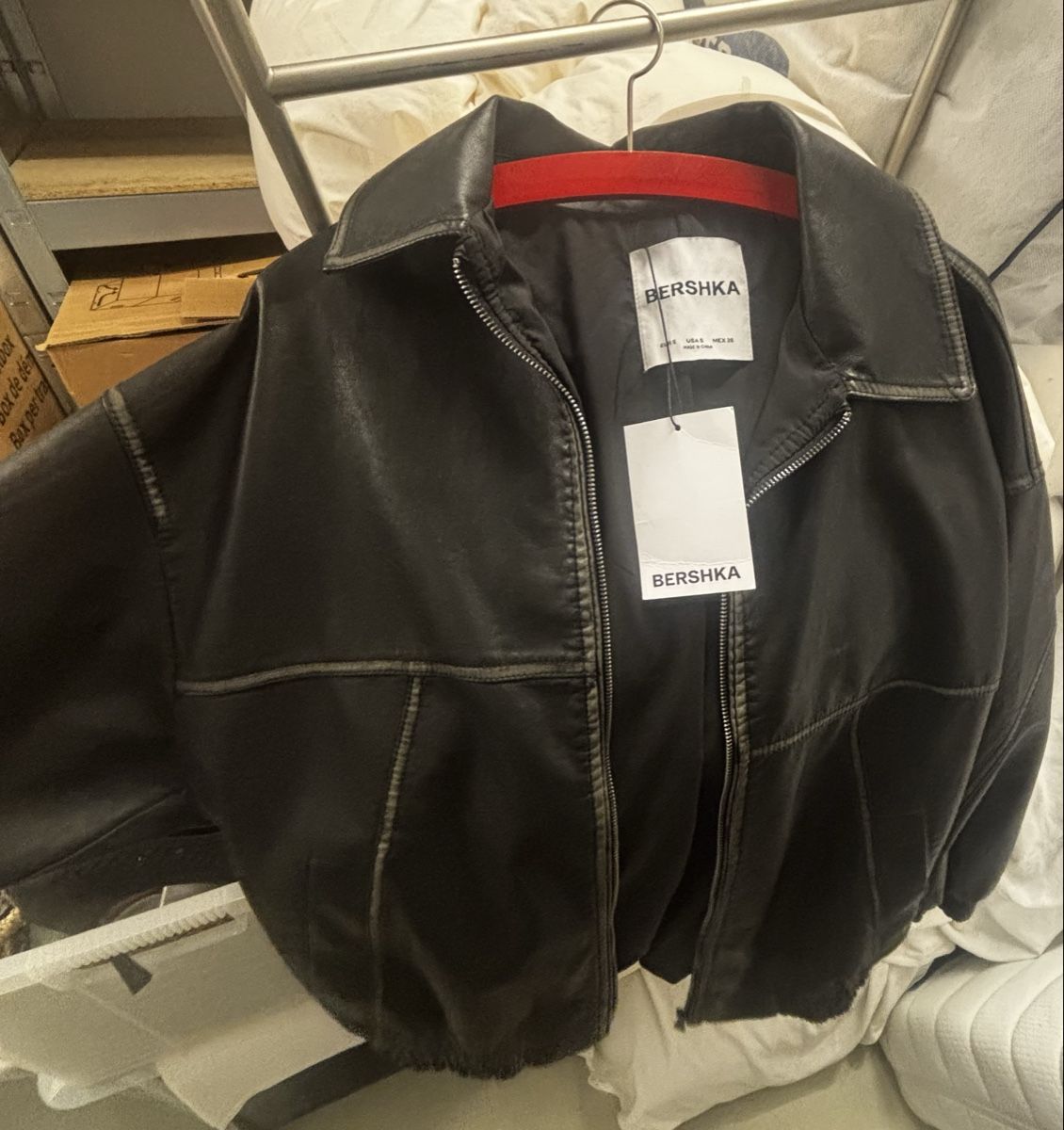 Bershka Vestes: Leather Jacket black – Neuf avec emballage d'origine à Herrliberg par ellabellaaa