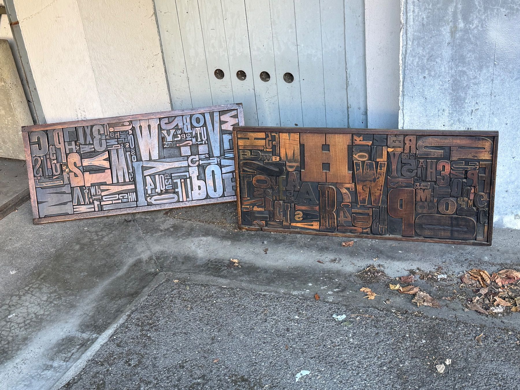 Dipinti: 2 Typographien Wandbilder Lettern Objekt Holz – Usato da Bern venduto da Jwpm66