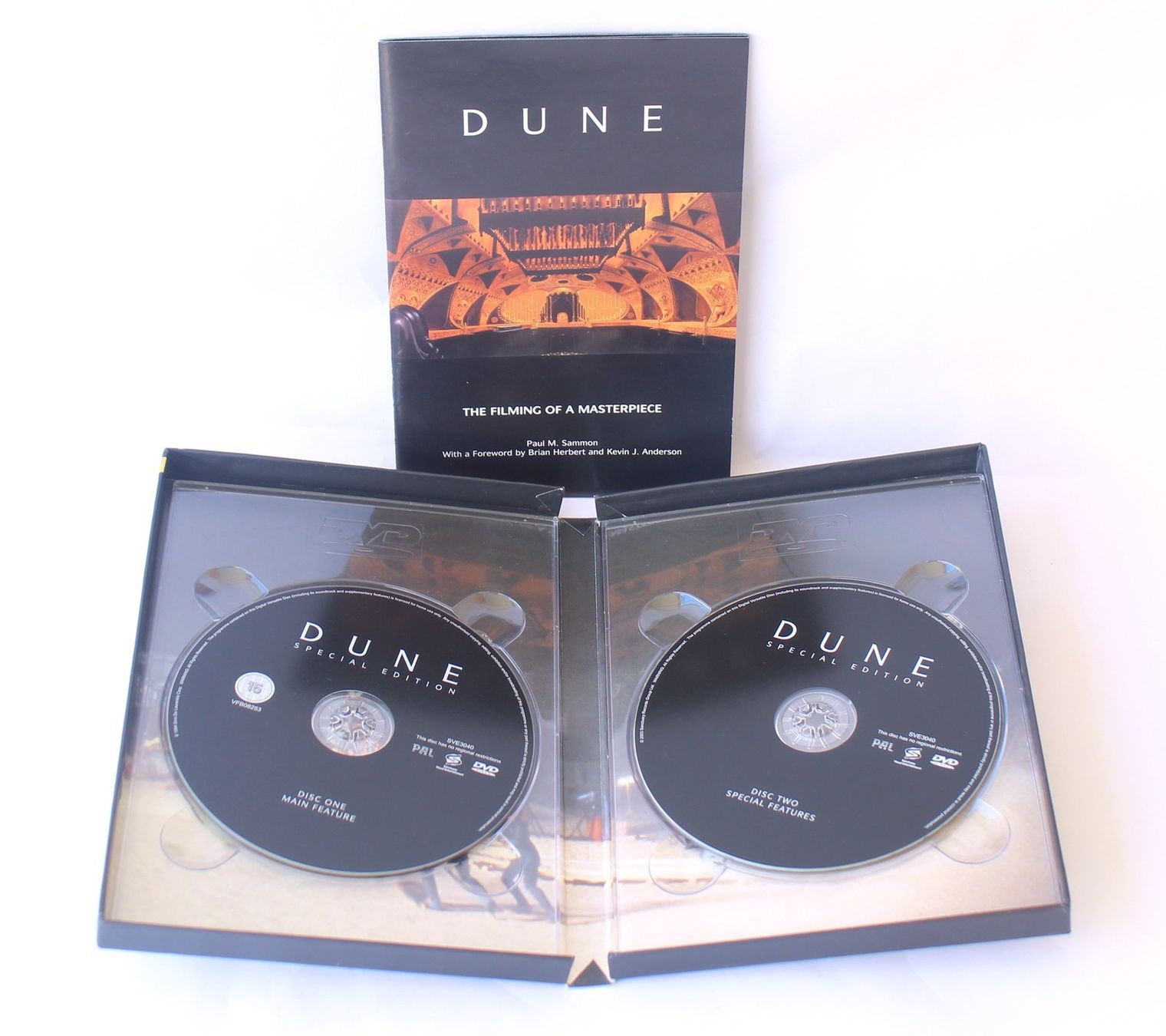 Tutti i DVDs: DVD Dune Two-disc Special Edition Science-Fiction von 2003 – Usato da Zürich venduto da Auctionata 3