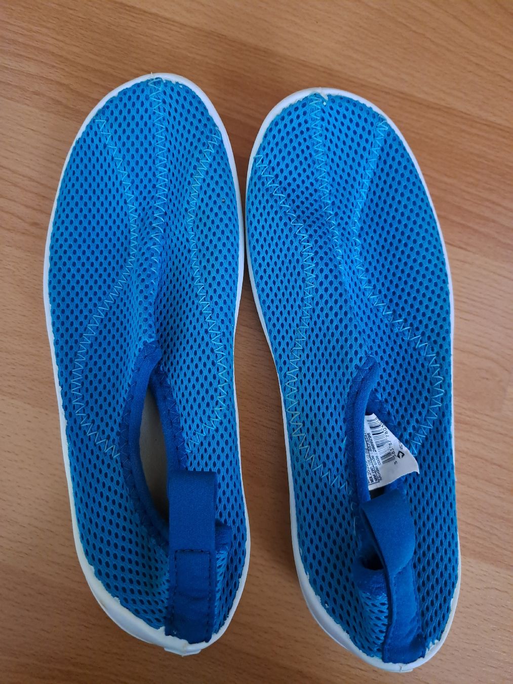 Decathlon Scarpe per ragazzi: Badeschuhe Grösse 33 – Usato da Kloten venduto da sbine80