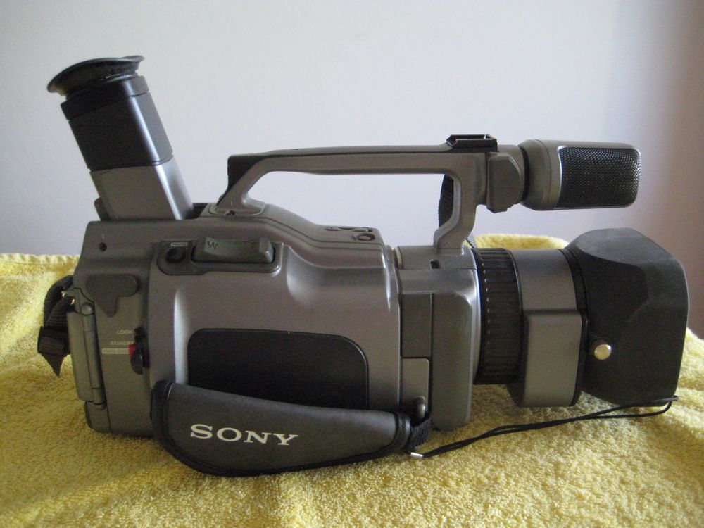 Sony Digital Video Camera Recorder TYP DCRVX1000E Kaufen auf Ricardo