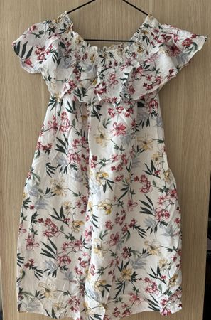 Sommerliches Blumenkleid von Pimkie, Grösse S, schulterfrei