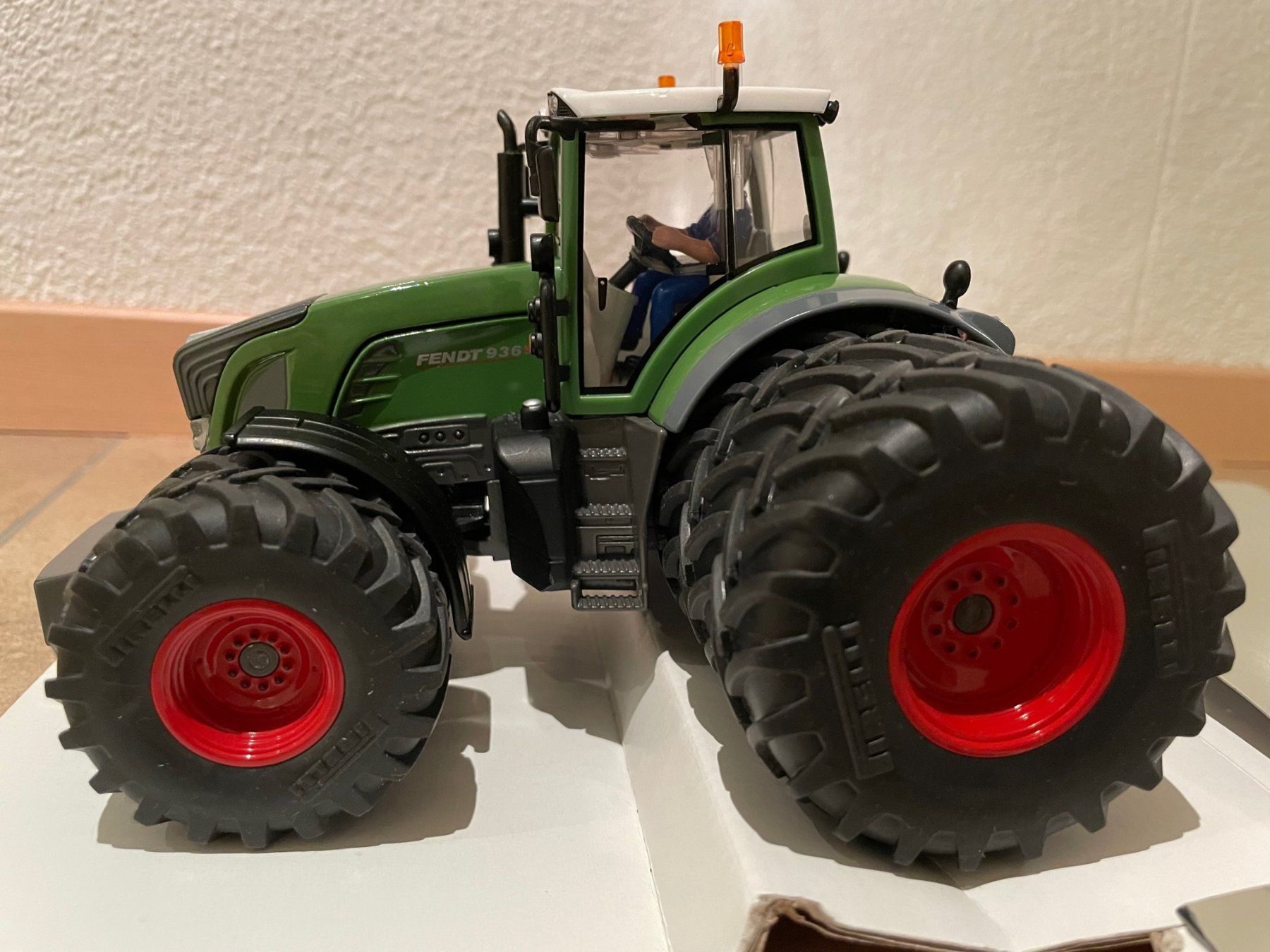Fendt Trattori: SIKU Fendt 936 Vario – Nuovo e nell'imballaggio originale da Kreuzlingen venduto da Stefan1150 5
