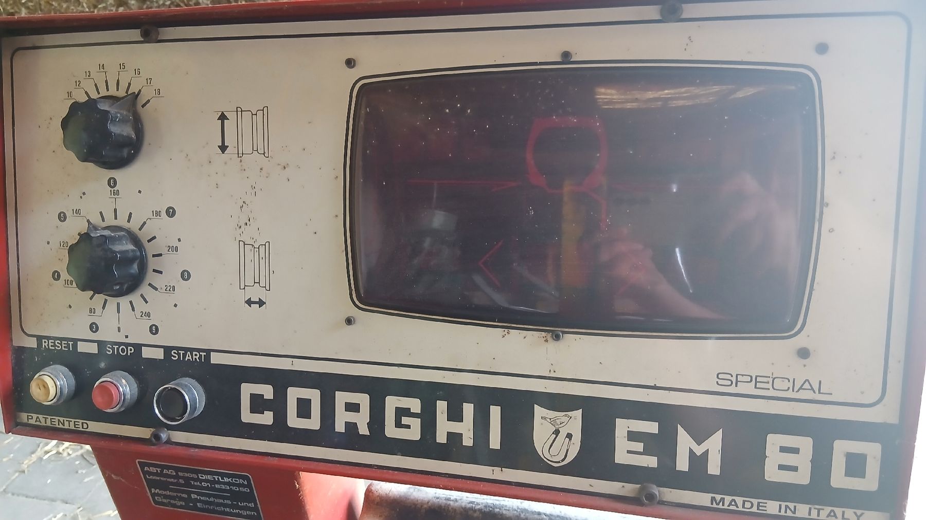 Corghi Tutte le macchine: Corghi EM 80 Wuchtmaschine gebraucht – Difettoso da st.urban venduto da V8forever 3