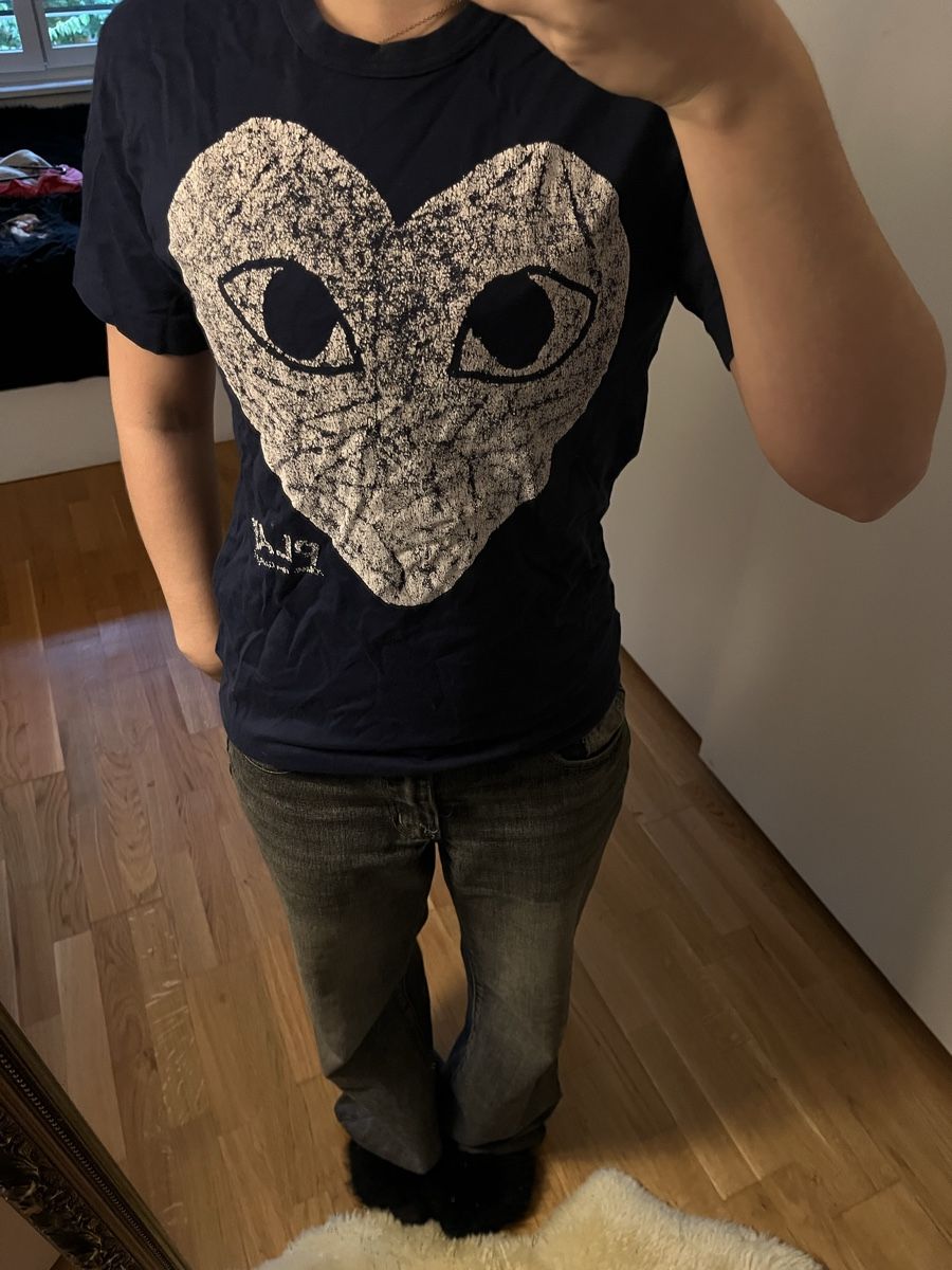 Comme Des Garcons T-shirt: Comme de garçons T- Shirt blau – Usato da Bern venduto da Zoee.pg