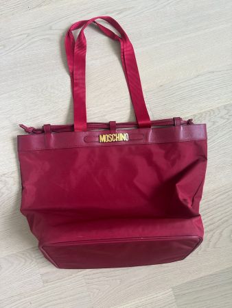 MOSCHINO Shopper in Rot – sehr gepflegter Zustand