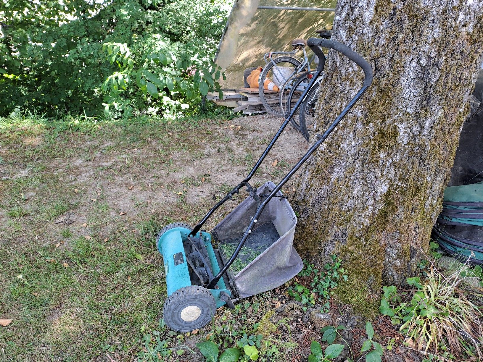 Tagliaerba: Handrasenmäher / tondeuse à gazon manuelle – Usato da Münchenwiler venduto da Martin_Riedi