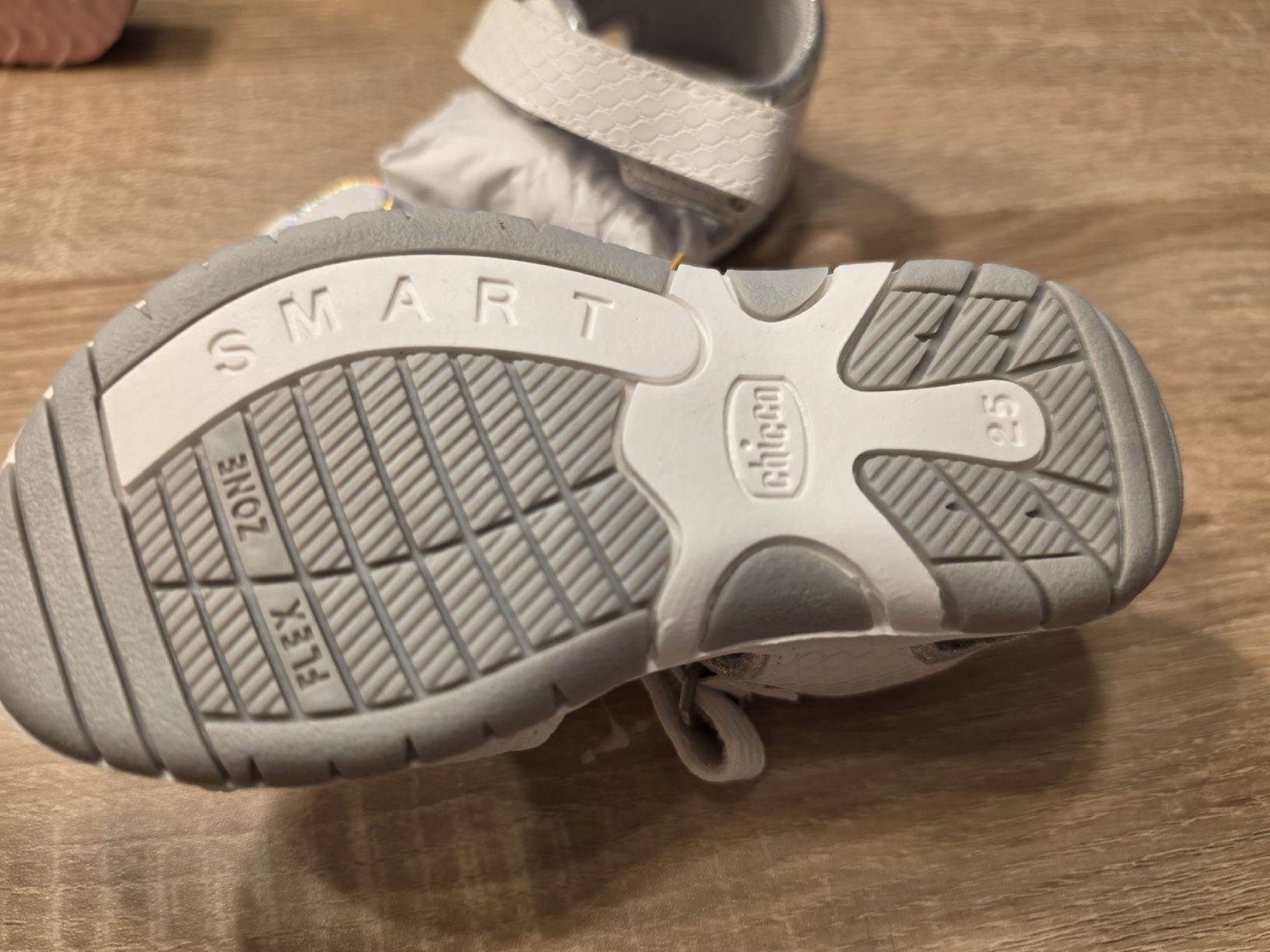 Chicco Schuhe für Mädchen: Chicco Sandalen – Neu und originalverpackt aus Kefikon TG von Livline 2