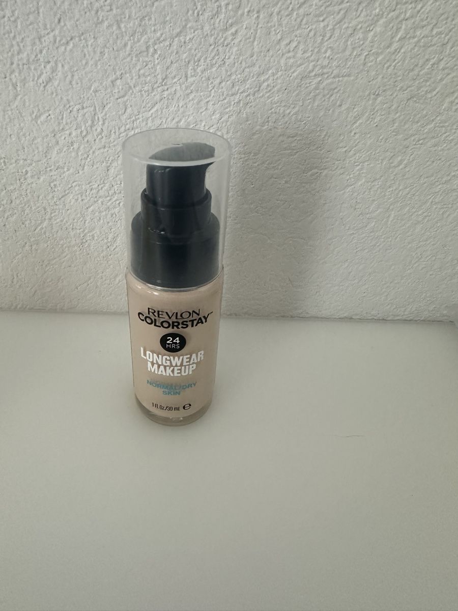 Make-up: Revlon colorstay 110 ivory – Neu (gemäss Beschreibung) aus Courgevaux von missceline5