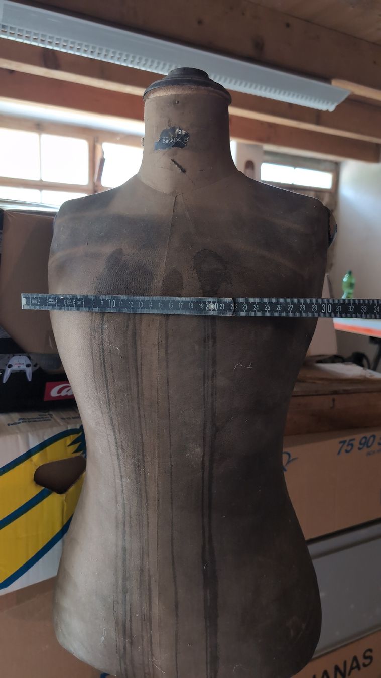 Allestimento di negozi e stand fieristici: Schaufensterpuppe Torso mit Sockel – Usato da Oltingen venduto da gys_2yjc 3