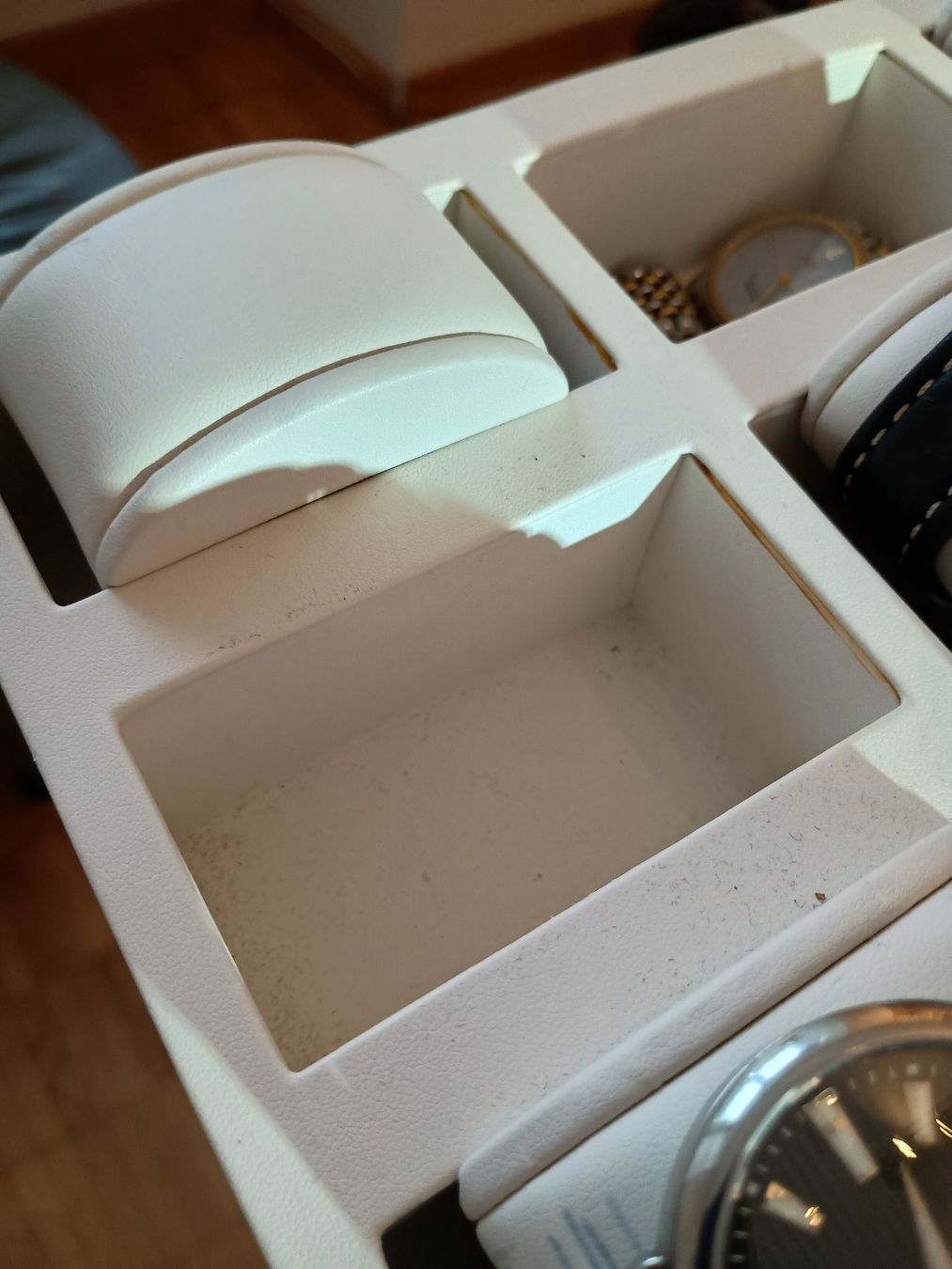 Sonstiges Uhren Zubehör: support pour montres – Gebraucht aus Renan BE von tofk79