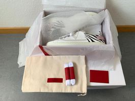 Valentino Garavani Zebra-Print Sneaker mit Nieten Gr. 40