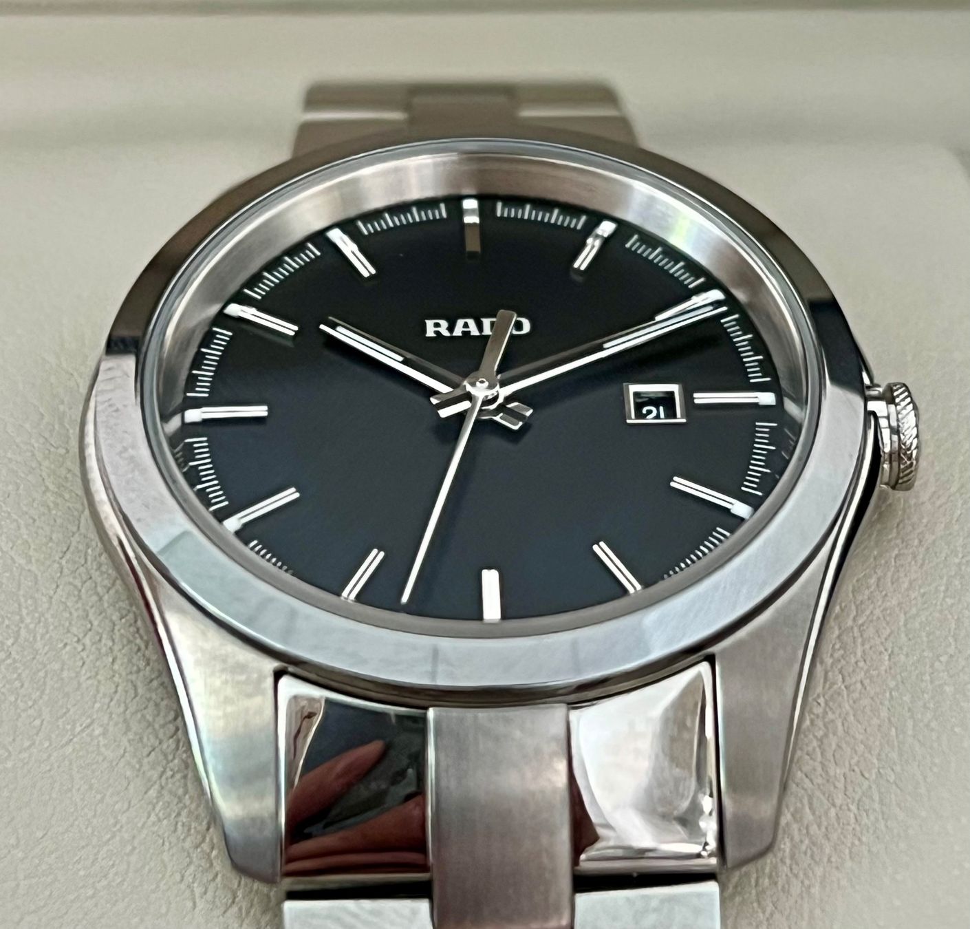 Rado Montres: Rado Hyperchrome Lady 31mm Quartz Date – Neuf avec emballage d'origine à Sion par ROBY_ROBY_ROBY 3