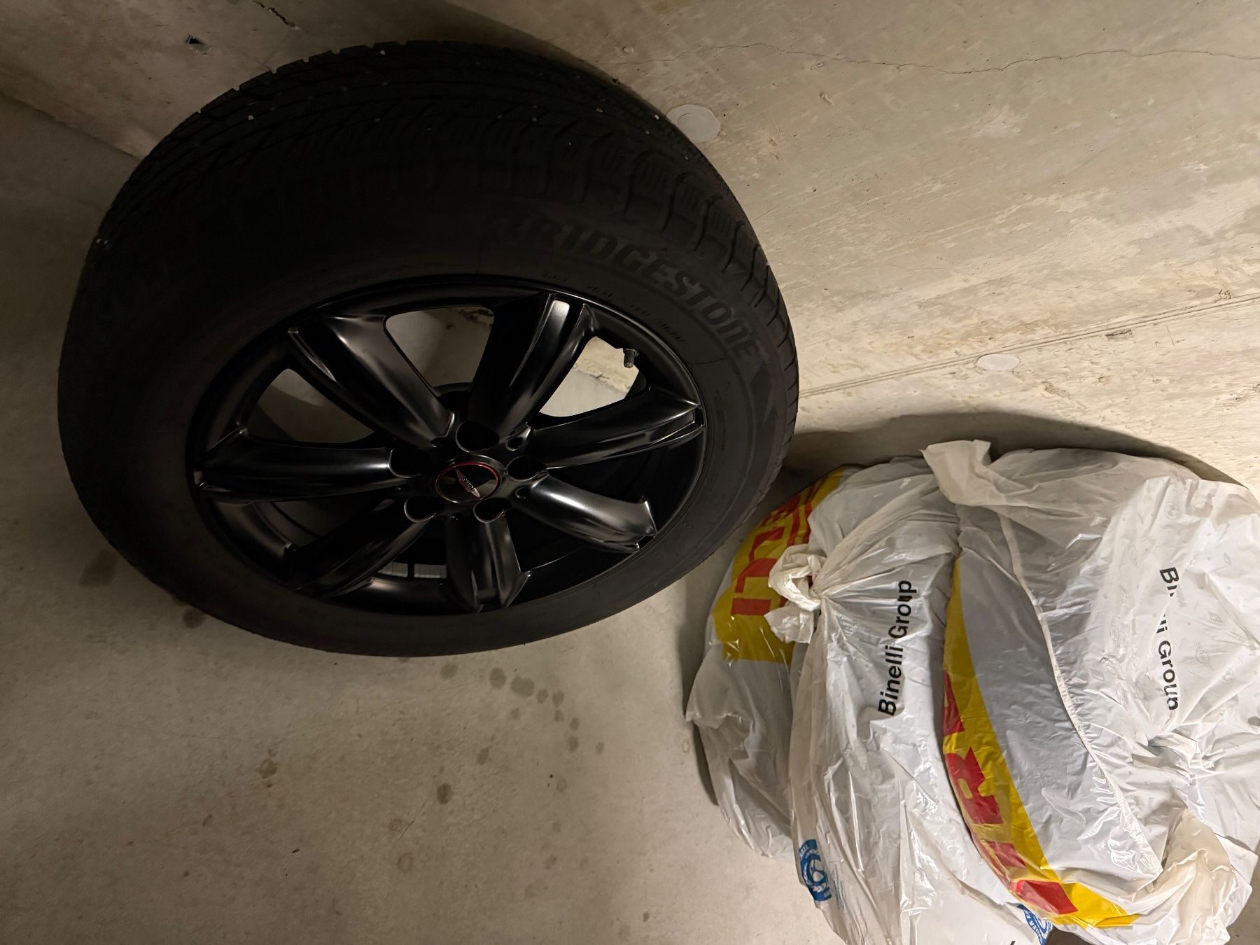 Mini Cerchioni: Original MINI John Cooper Works S 17" Runway Spoke Black – Usato da Freienbach venduto da Mariadlgg
