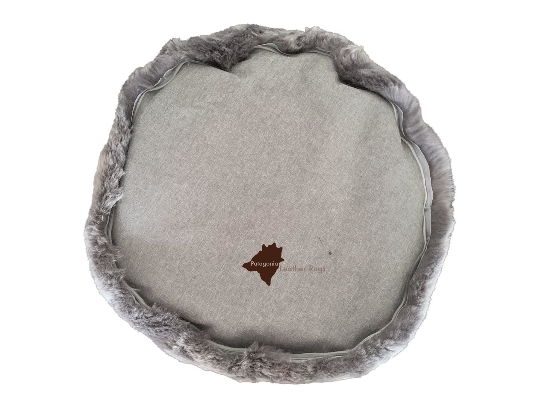 Poltrone: Pouf en peau de mouton-Lammfell Sitzsack – Nuovo e nell'imballaggio originale da Arbedo venduto da patagonialeatherrugs 1
