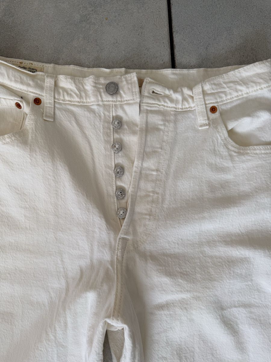 Levi's Jeans: Levi's Jeans Hose weiss – Gebraucht aus Domat Ems von Baubuzi 2