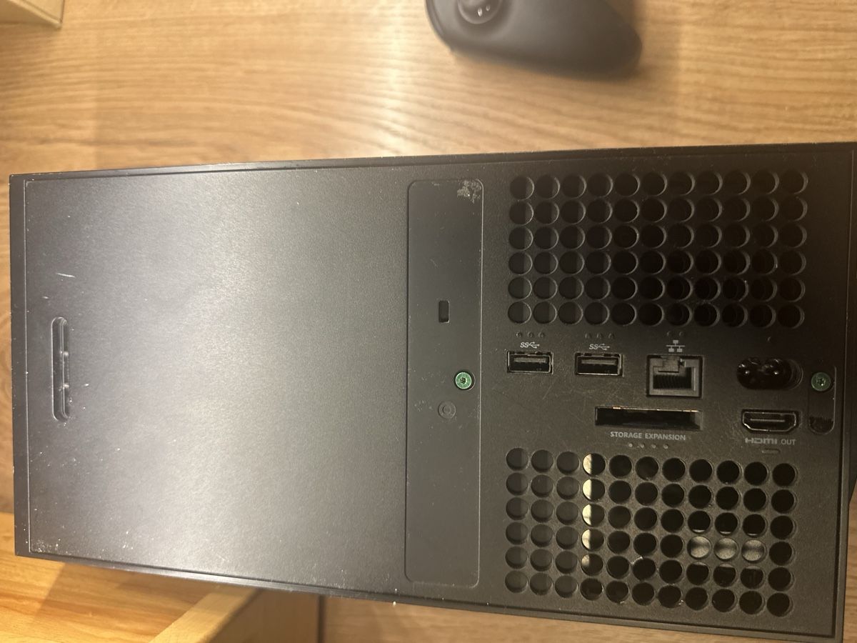 Microsoft Console: Xbox series X – Usato da Liebistorf venduto da Louisella 3