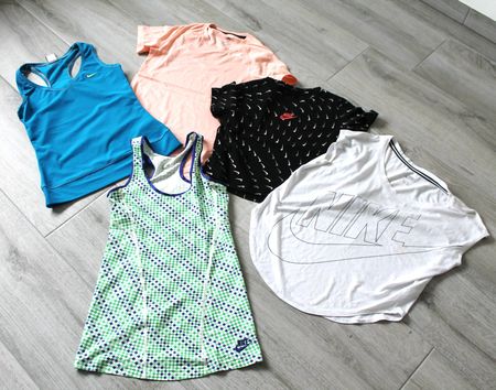 Lot de 5 habits de sport Nike, Adidas XS