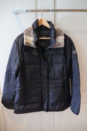 Schwarze CMP Daunenjacke