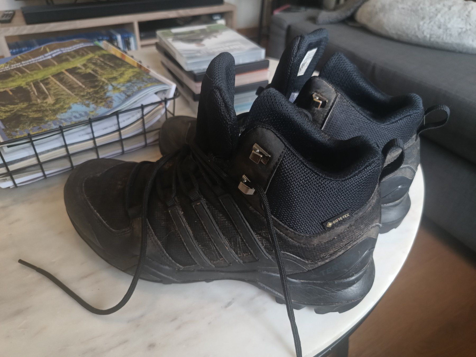 Adidas Scarpe da uomo: Wanderschuhe 43 1/2 – Usato da Cham venduto da AriannaG
