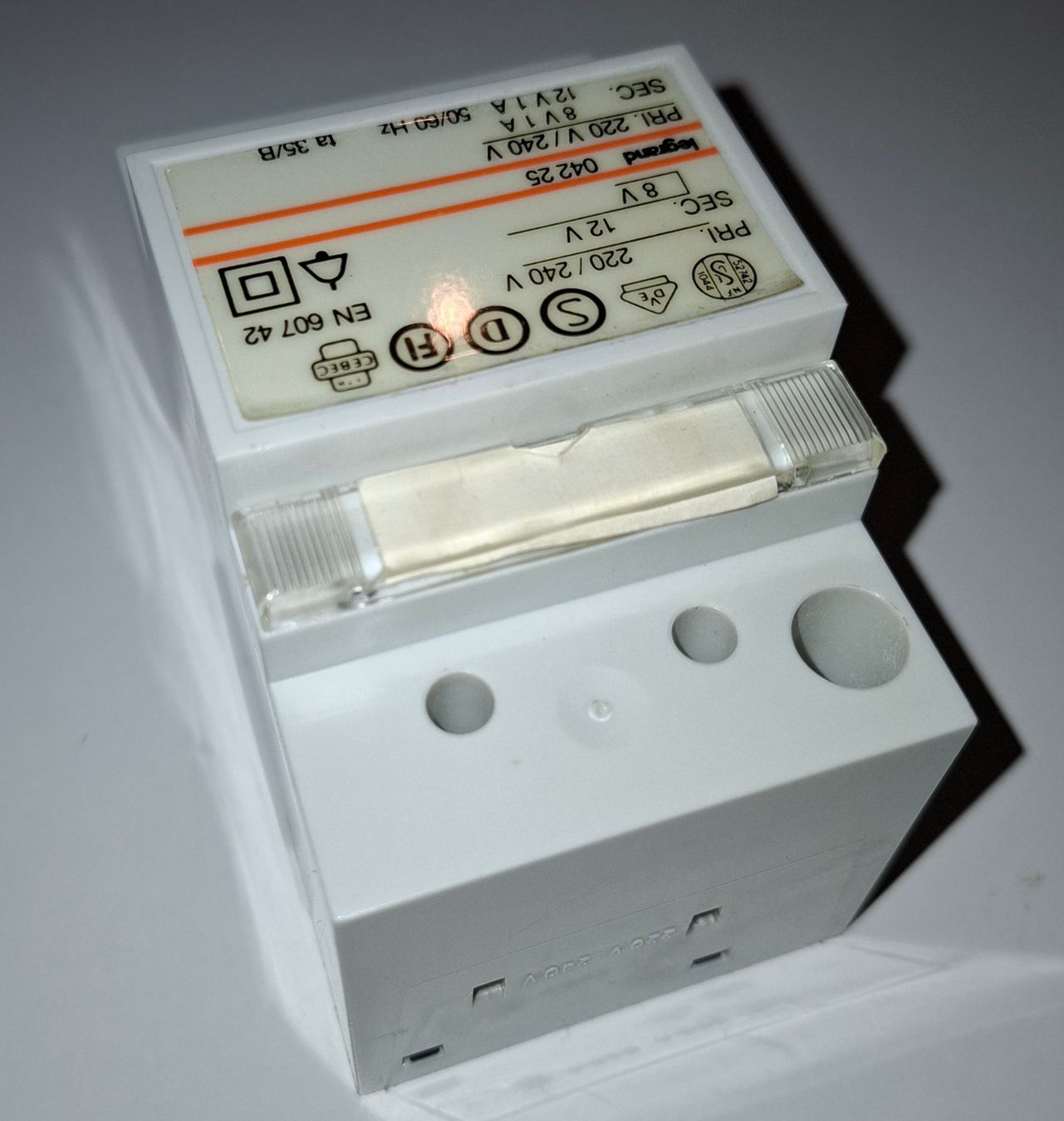 Legrand Componenti elettronici: Legrand Transformator 220V - 240V / Sec.12V + 8V EN: 60742 – Usato da St. Gallen venduto da WWL 3