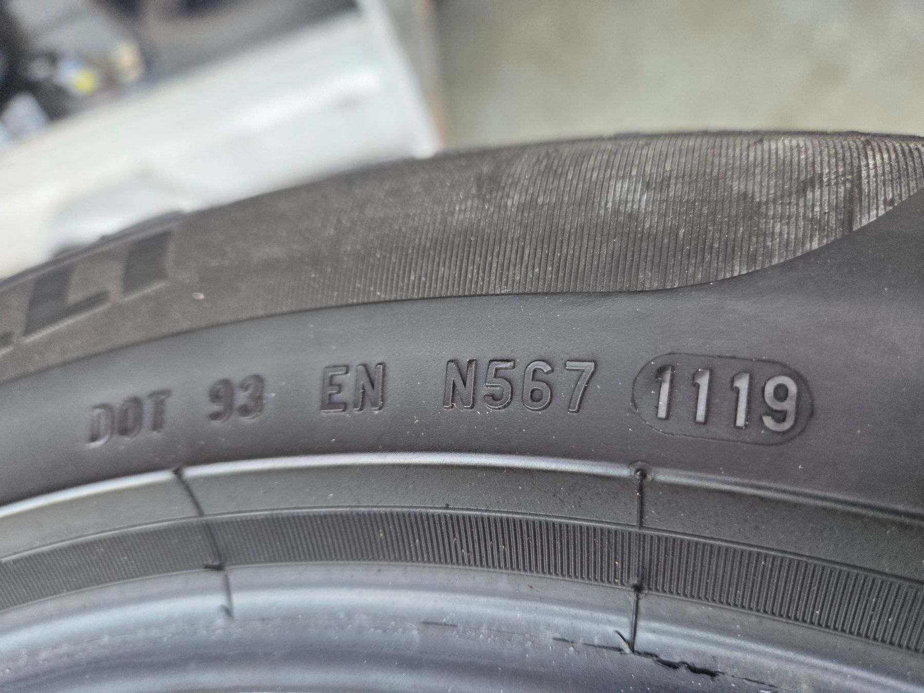 Pirelli Pneus & Kompletträder: PIRELLI  255 / 55 R 17  97 W – Gebraucht aus Fischbach-Göslikon von Emanuel.Bardhi 4