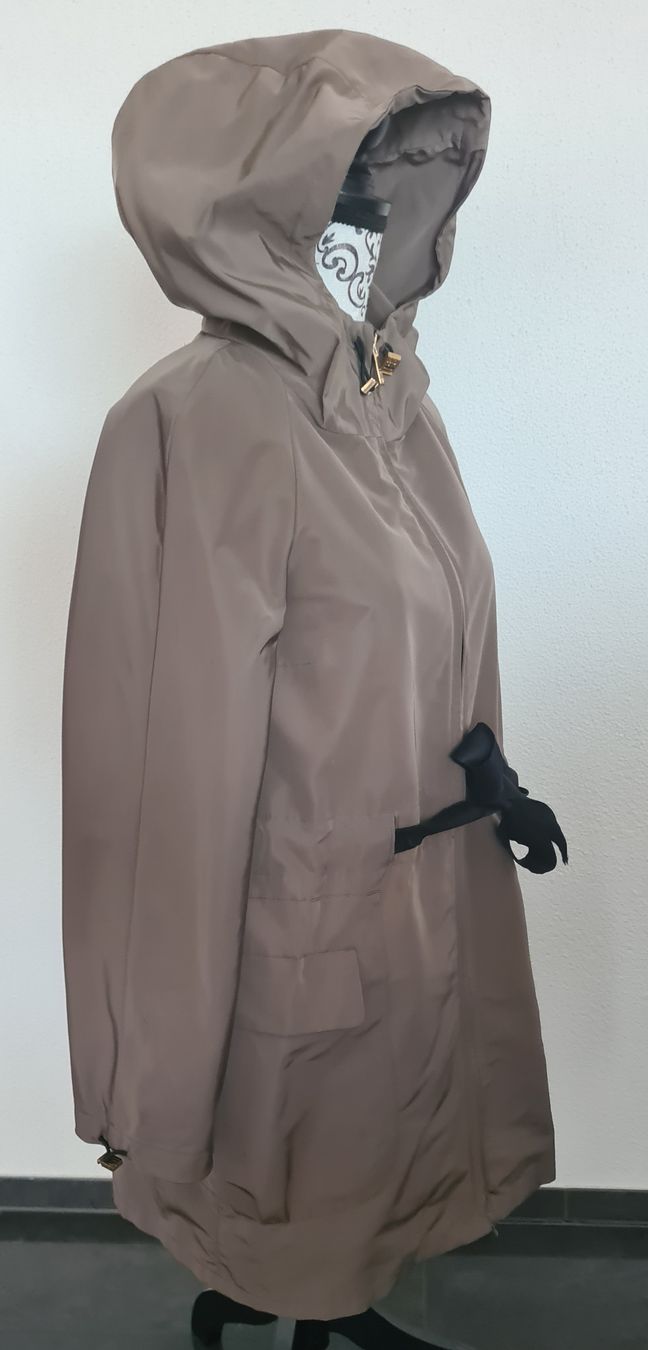 Carolina Herrera Cappotti: Carolina Herrera  mantel gr.S – Usato da Nebikon venduto da Draga25 3