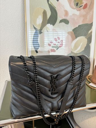 Medium Lou Lou Matelasse Shoulder Bag Black