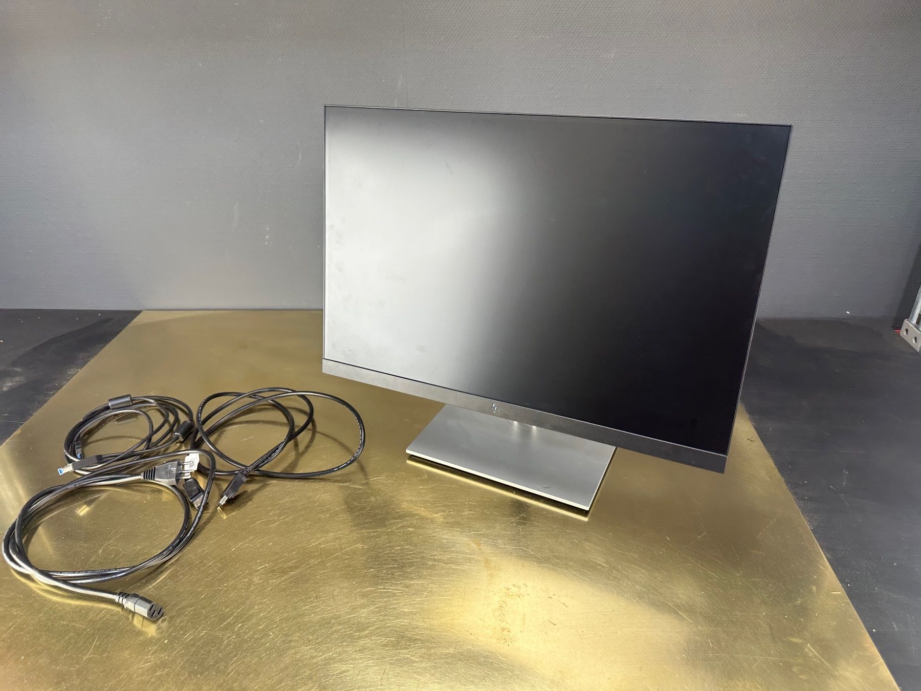 Hewlett Packard Monitor: Bildschirm, HP E24i G4 #3 – Usato da Laufenburg venduto da Sirluger