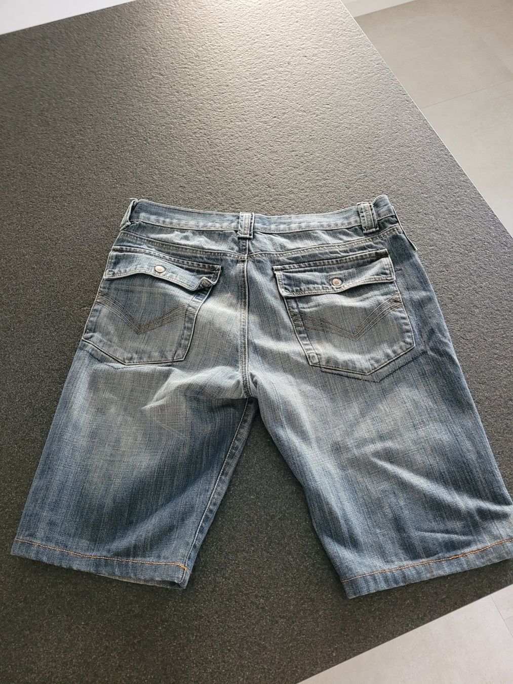 Jeans: Short homme jeans clockhouse – Gebraucht aus Onnens FR von got_5x29 2
